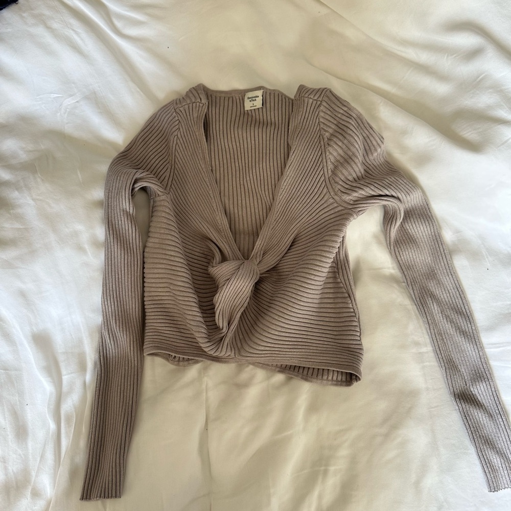 Abercrombie & Fitch - Women's Tan Sweater